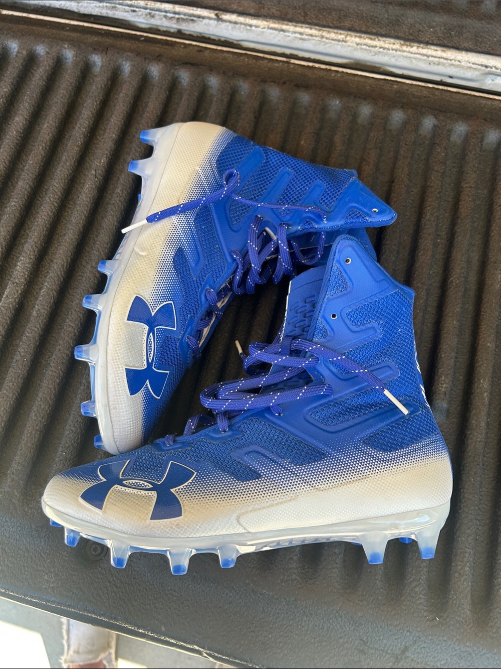 Under Armour Boys' Blue to White Gradient Cleats